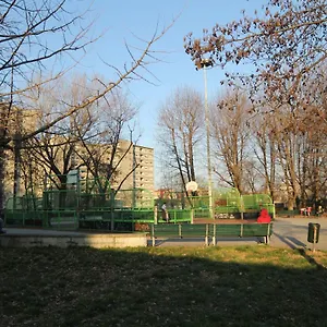 Milano: Accogliente In Zona Comoda Apartamento